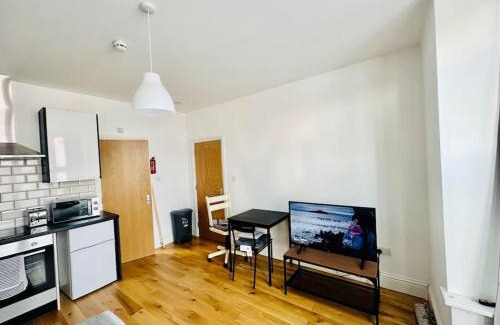 Crofton Park Apartamento | SE4, Self contained studio flat.