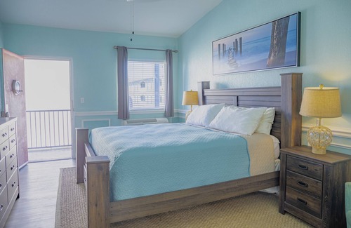 Savannah Beach Hotel | Sea And Breeze Hotel And Condo