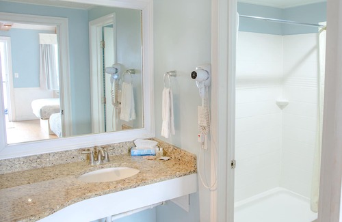 Savannah Beach Hotel | Sea And Breeze Hotel And Condo
