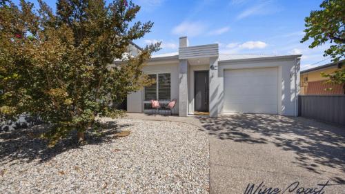Kingston Park Casa | Sea Belle By Wine Coast Holidays