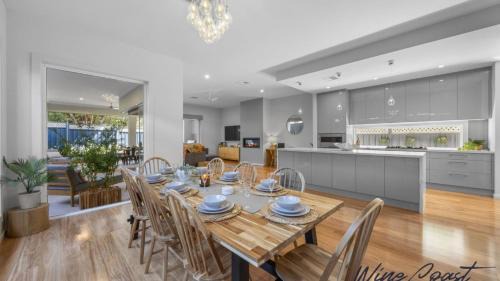 Kingston Park Casa | Sea Belle By Wine Coast Holidays