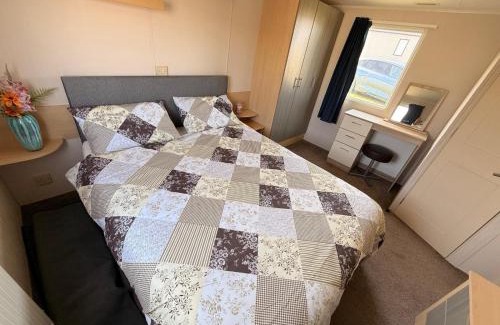 Crimdon Otro | Sea Bliss Beachfront Caravan, 2 Bed King Ensuite, Sleeps 6, Wrap Decking, Crimdon Dene