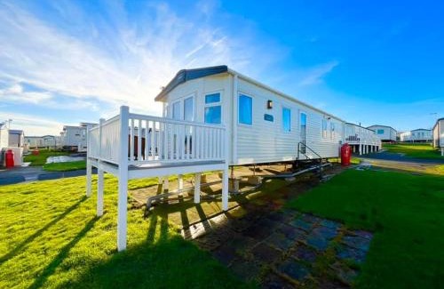 Crimdon Otro | Sea Bliss Beachfront Caravan, 2 Bed King Ensuite, Sleeps 6, Wrap Decking, Crimdon Dene
