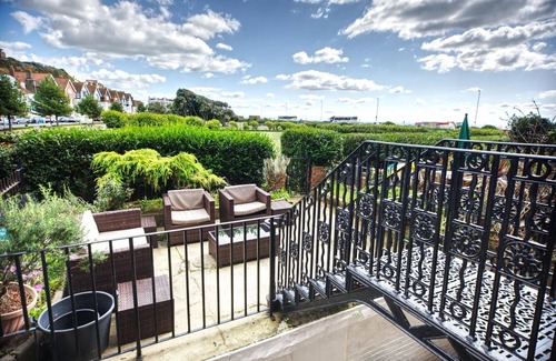 St Leonards-On-Sea Apartamento | Un impresionante apartamento frente al mar con amplias vistas al mar.