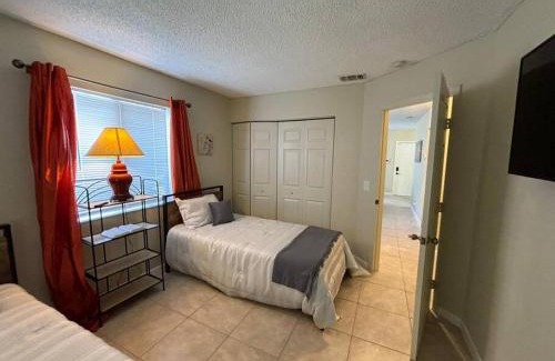 Palm Beach - West Palm Beach Apartamento | Sea Breeze-2 BR Apartment- Centrally Located