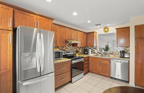 Madeira Beach Condominio | 🌊 Sea Breeze #506 Direct Gulf Front with Prime Madeira Beach Location