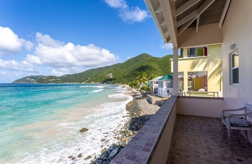 West End Condominio | Sea Breeze - AppleSurf! Beachfront one bedroom in Apple Bay
