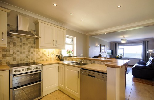 Tully Apartamento | Sea Breeze Apartamento