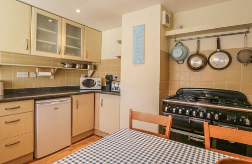 Cullen Casa | Sea Breeze Cottage, CULLEN