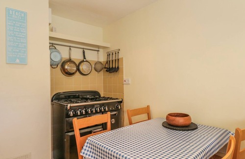 Cullen Casa | Sea Breeze Cottage, CULLEN