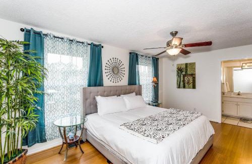 Gulf Breeze Casa | Sea Breeze Cottage
