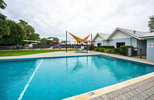 Broadwater Casa | Sea Breeze Family Retreat at Cape View Resort