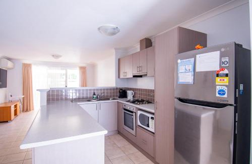 Broadwater Casa | Sea Breeze Family Retreat at Cape View Resort