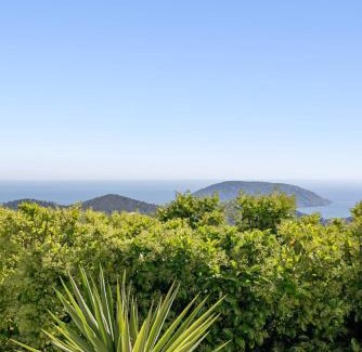 Saronida Casa | Sea Breeze Retreat with Private Pool
