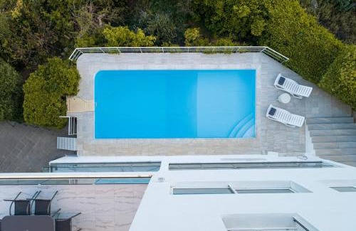 Saronida Casa | Sea Breeze Retreat with Private Pool