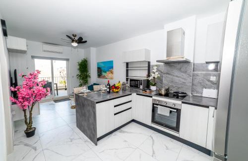 Bugibba Apartamento | Sea Breeze, Spacious 2-Bedroom LUX Seaside Apartments