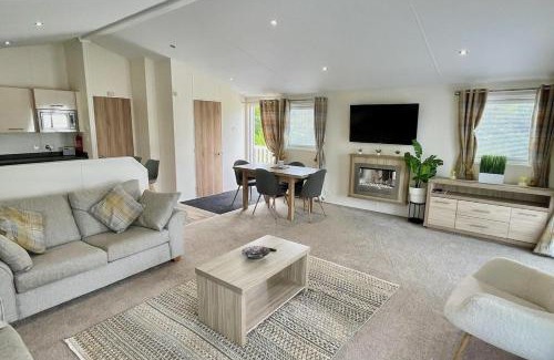 Newquay Villa | Sea Breeze Villa near to Newquay sleeping 6 guests