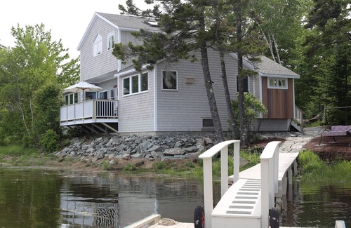 Tremont Casa | Sea Breezes es una elegante casa frente al mar cerca del Parque Nacional Acadia