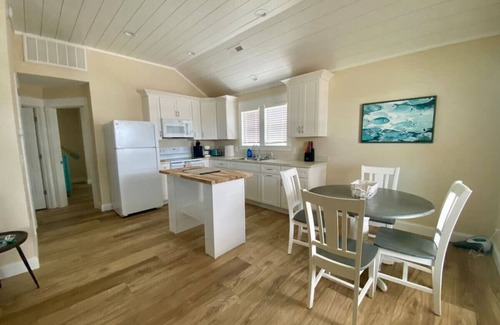 Kill Devil Hills Cabaña | Sea Captain's Cottage 4; Oceanfront Cottage Court