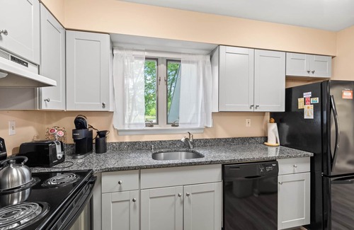 Bethany Beach Condominio | Sea Colony - fully renovated - walk to private beach and tennis - Free wifi