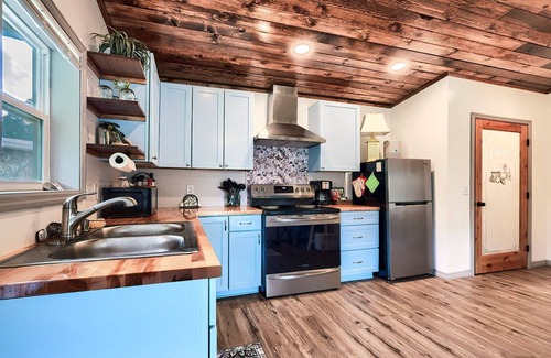 Crystal River Casa | Sea Cow Cabin Tiny Home Near Springs w/ Yard, Fire Pit & Relaxing Porch