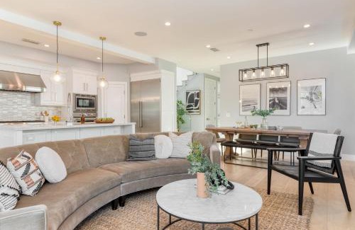 Corona del Mar Casa | Sea Crown by AvantStay 5mins from the Beach w Multiple Terraces PermitSLP13639