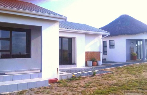 Ngquza Hill Casa | Sea-facing Home in breathtakingly beautiful and tranquil natural surroundings.