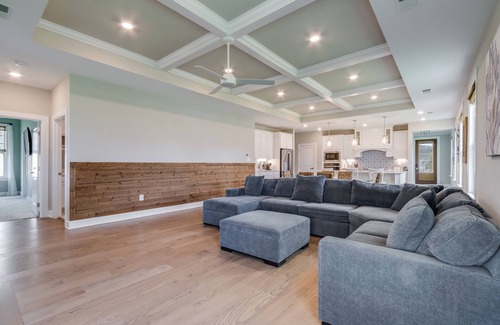 Lewes Casa | Sea Foam Sanctuary- Coastal Club- 4BR home w/ fenced backyard-pet friendly, pool