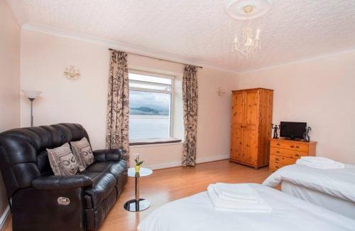 Llanfairpwllgwyngyll Apartamento | Sea Front Spacious Apartment on Anglesey
