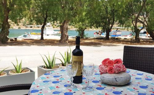 Mpoufalo Apartamento | Sea Front Studio - Porto Buffalo - Evia
