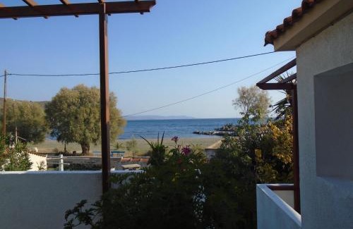 Tavari Casa | Sea Front two bedroom House in Lesvos