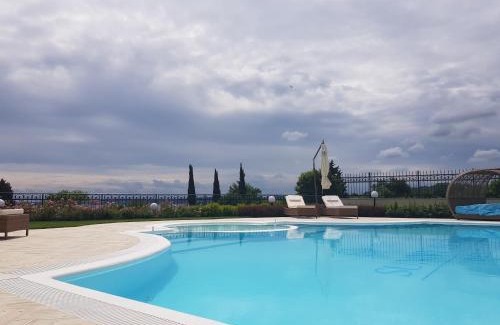 Chernomorets Apartamento | Sea Garden Delux