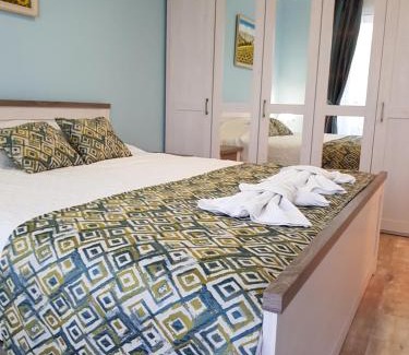 Chernomorets Apartamento | Sea Garden Delux
