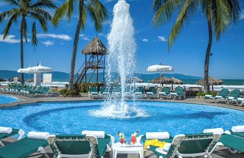 Valle Dorado Apartamento | Sea Garden Master Room – Beachside Bliss with Classic Resort Comfort