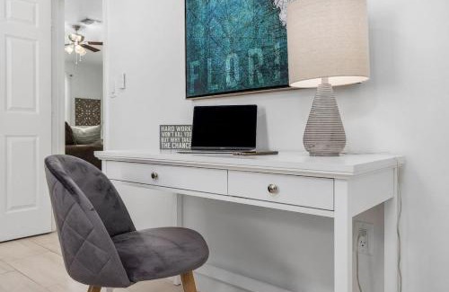 Naples Park Casa | Sea Gem Retreat. Beach.Wine.Dine.Relax.Repeat