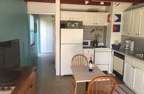 Flagler Beach Cabaña | Sea Grape en Casas de la Playa Central - Downtown Flagler Beach!