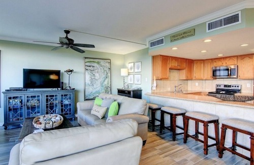 Port Aransas Condominio | Sea Gull # 102: frente a la playa de 2 dormitorios y 2 baños con vistas espectaculares y administración las 24 horas