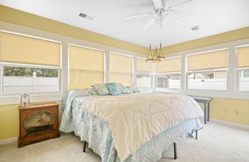 Surfside Beach Casa | Sea Hag's Captain's Cabin