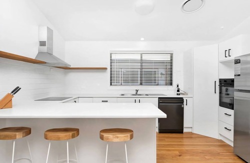 Lemon Tree Passage Casa | Sea Haven Furry Friends Welcome