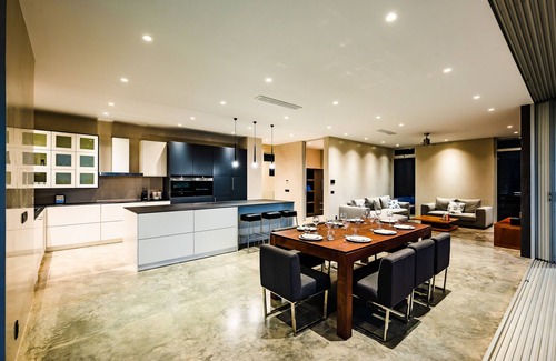 Black Beauty Villa | Sea Haven - Ultra Modern Masterpiece w Ocean View