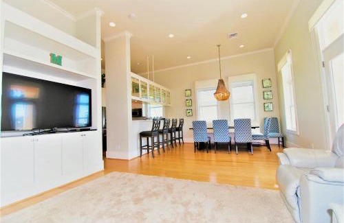 The Shores Casa | Sea Hawk - Private Beach House With Pool & Hot Tub Home