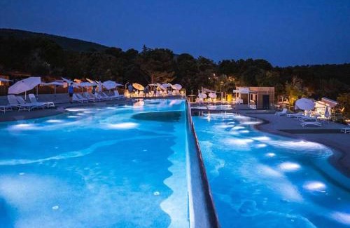 Selce Casa | SEA HOUSE pool & jacuzzi, bikes, SUP - PRIVILEGE POINT camping & villas