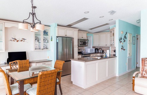 Cutthroat Harbor Estates Casa | Sea La Vie #197 - Oceanfront, Big Boats Welcome Here!