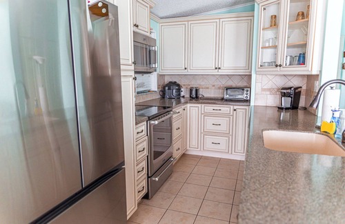 Cutthroat Harbor Estates Casa | Sea La Vie #197 - Oceanfront, Big Boats Welcome Here!