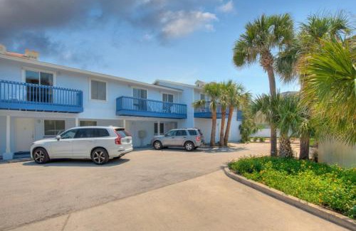 Jacksonville Beach Apartamento | Sea La Vie Beach Oceanfront Patio Pet Friendly