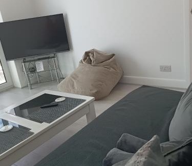 Poole Casa | Sea La Vie