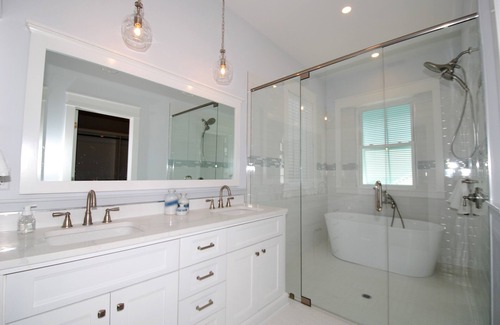The Shores Casa | Sea La Vie New private waterfront home w/ dock. Beautiful views of the bay!