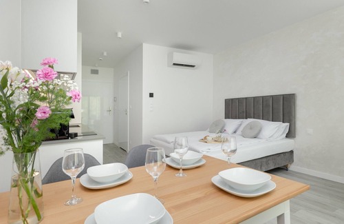 Uniescie Apartamento | Sea&lake 209 With Parking by Renters