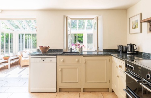 Thurlestone Cabaña | Sea Lavender - a house that sleeps 9 guests in 5 bedrooms