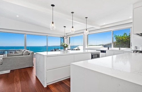 Killcare Heights Casa | 'Sea Mist' by Accom Holidays